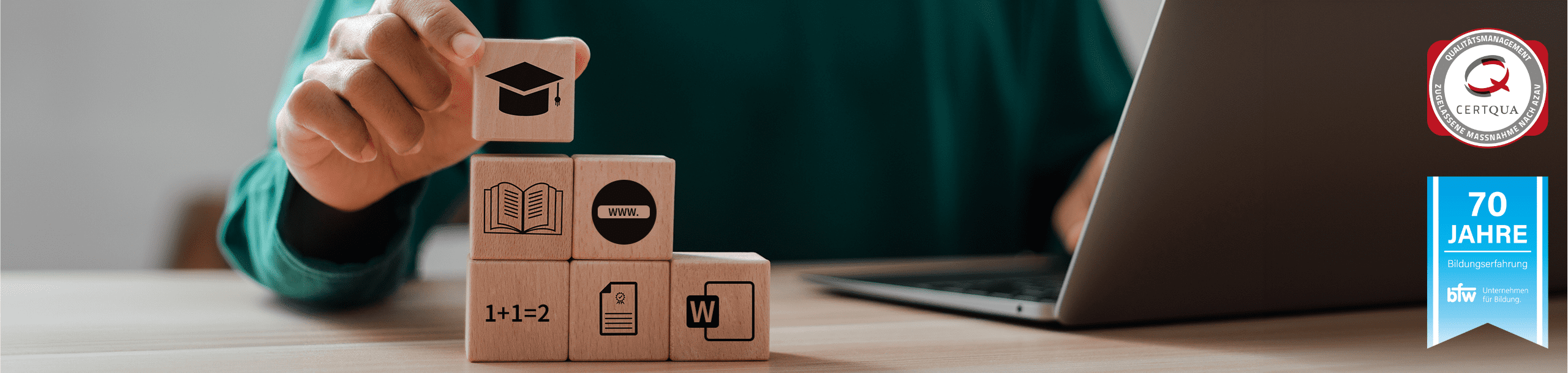 Bfw berufsbild Erwerb von Grundkompetenzen AdobeStock686933417 header