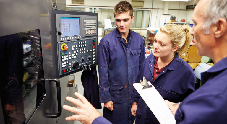 Machen Sie eine Weiterbildung im Bereich Automatisierungstechnik beim bfw.