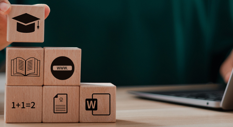 Bfw berufsbild Erwerb von Grundkompetenzen AdobeStock686933417