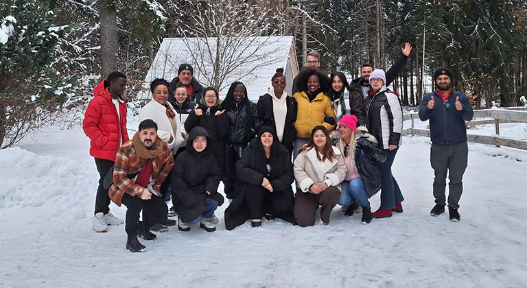 Auszubildende auf dem Weg zur Abschlussprüfung