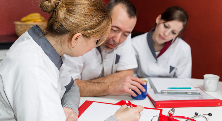 maxQ. Bildungsangebote zur Anerkennung Ihres ausländischen Abschlusses als Arzt / Ärztin